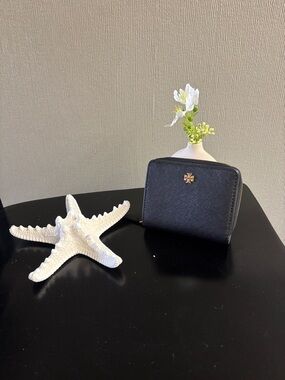 Tory Burch Black Saffiano Zip Coin Wallet with Gold Logo